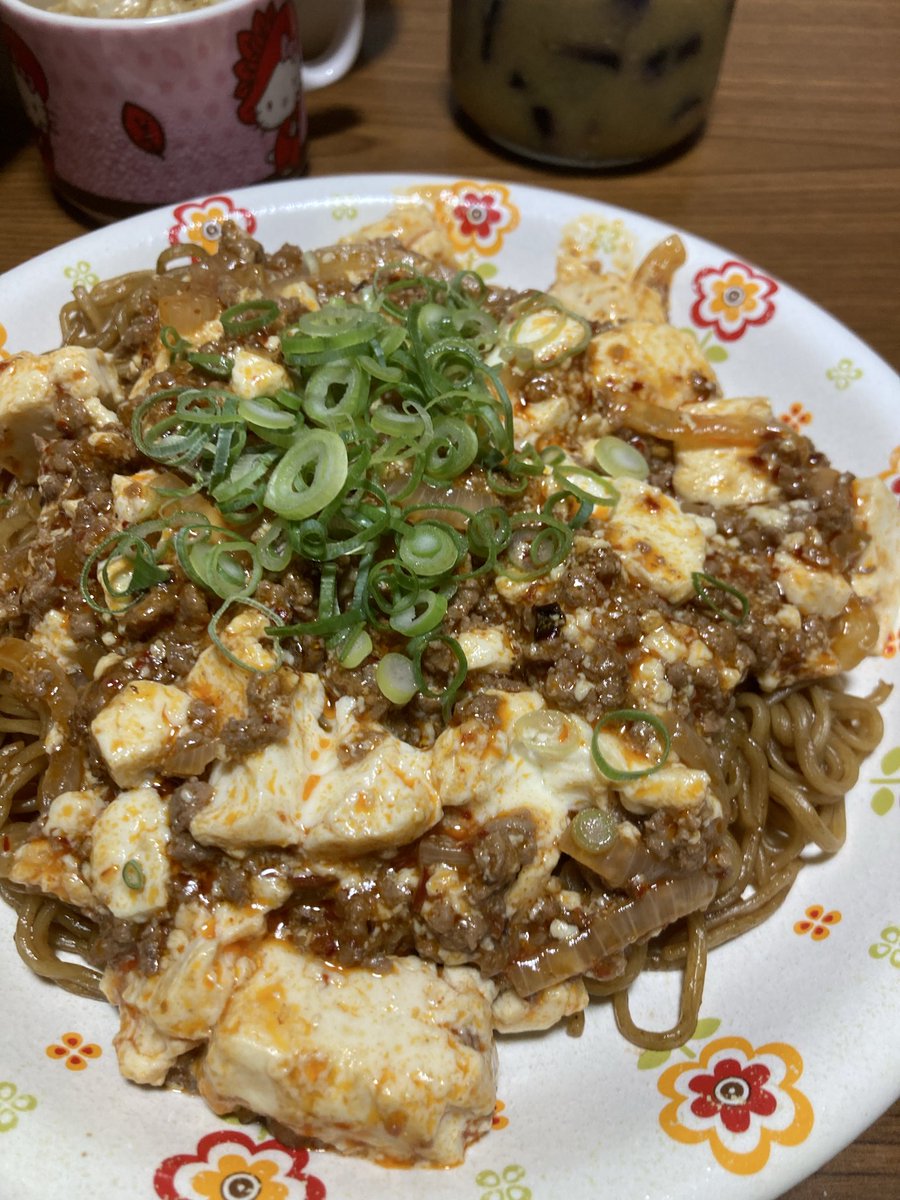 52yuukarasu's tweet photo. 本日の夕飯🍽️
麻婆焼きそば
サラダ
ナスの辛子麹漬け
昨日の残り https://t.co/DaALEtA2xZ