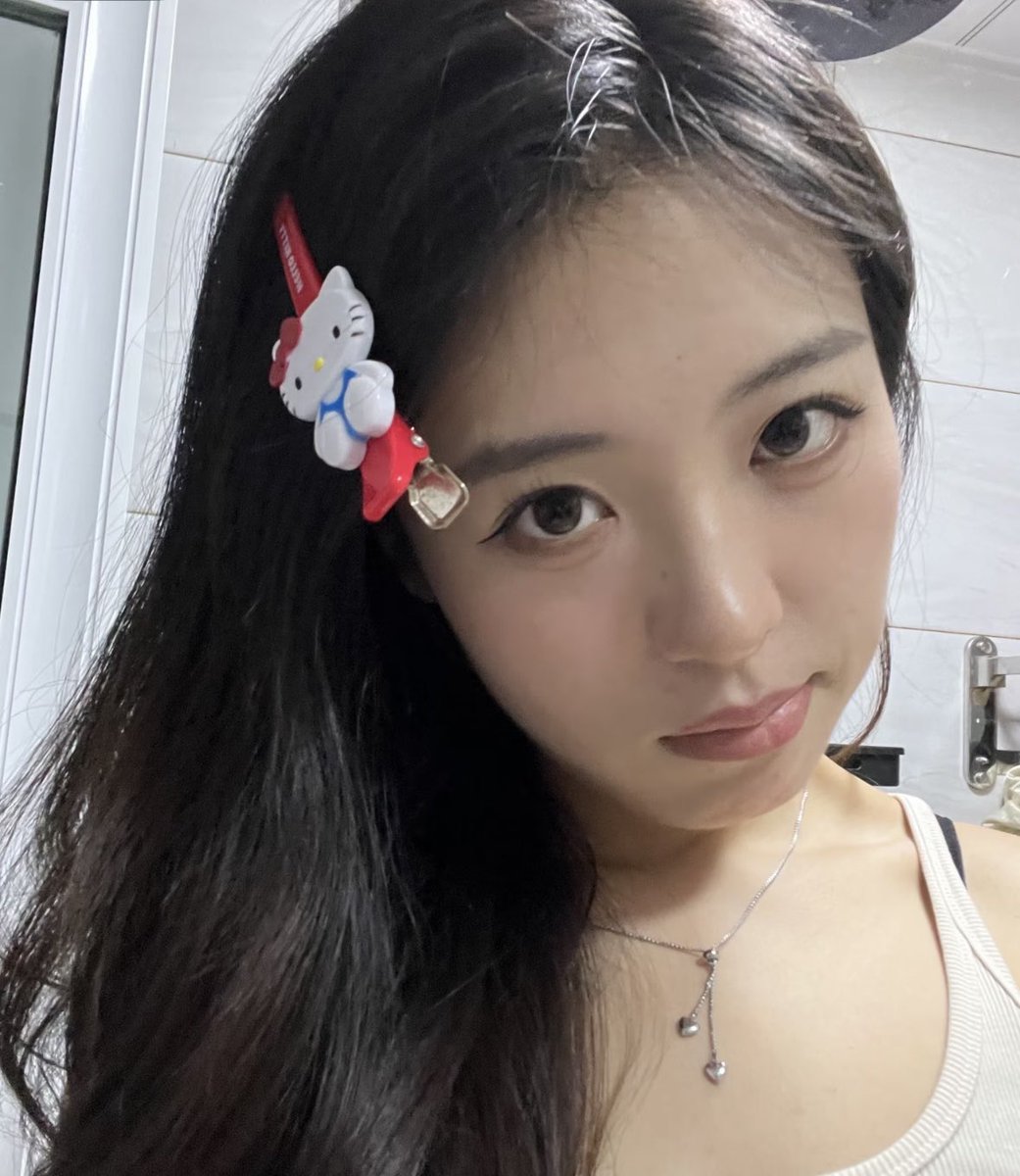SSkyportals's tweet photo. 20+的女大还有男孩子喜欢嘛 https://t.co/wUauevhPon