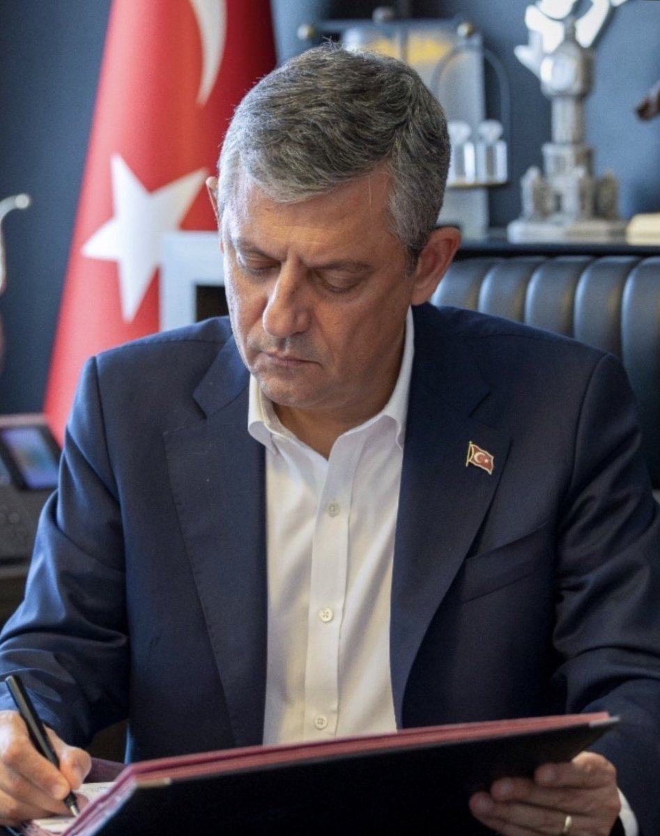 posttmodern's tweet photo. — YENİ Parti, çerçeve yasa teklifine imza atacak. 

(İsmail Saymaz) https://t.co/xZBuSGex2A
