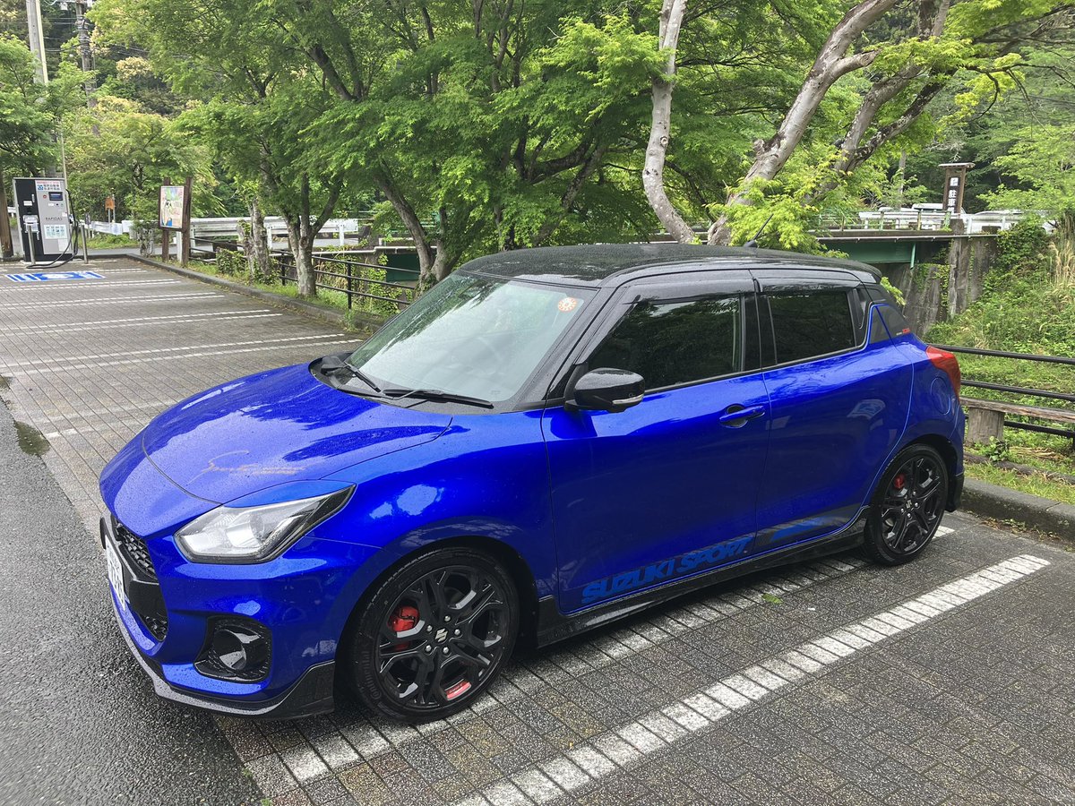 hidemin_camp's tweet photo. 夏休みぃ〜♪
一人山奥へ
真夜中の峠ドライブ🚗💨 https://t.co/Y4VjJa641a