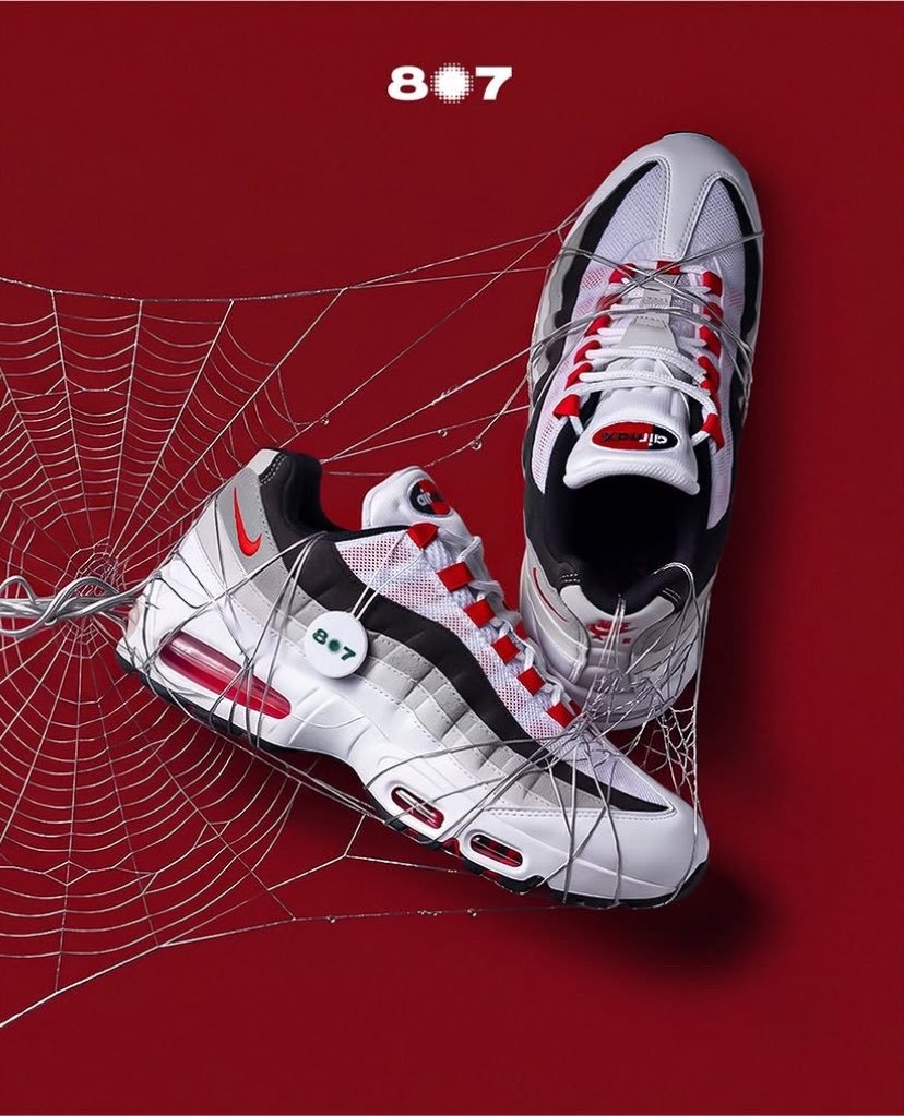 affluentbyaura's tweet photo. Efek Spiderman emang se-FOMO itu! Literally langsung jatuh cinta pandangan pertama sama Nike yang ini 😭 https://t.co/8tOcXLbPjH