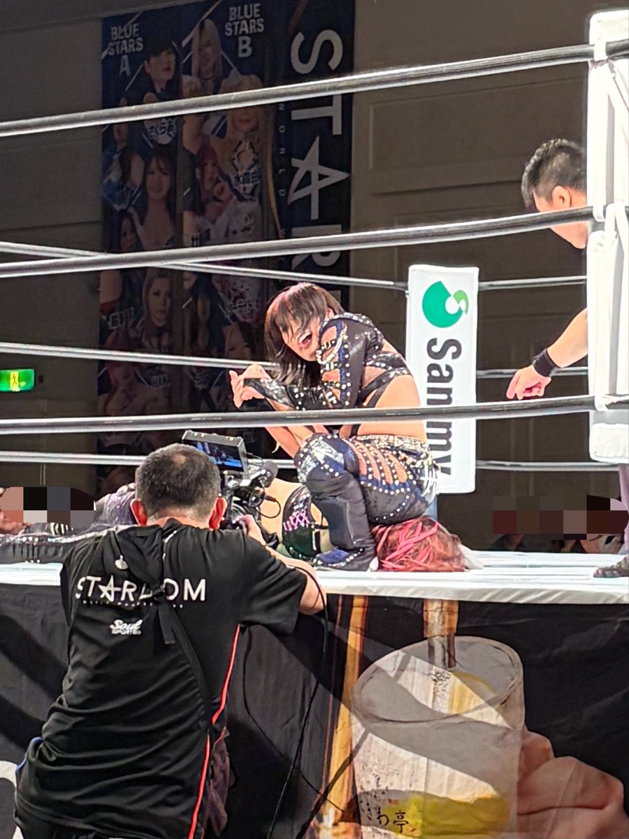 pagupun's tweet photo. 札幌大会2日目
楽しかった～♪

①推しさんが目の前に来て手が震えた。
1枚しか撮れなかった
②とっても悪い顔をしての腕攻め...良い！③顔拓とったどー！からの④カワイイ後輩の肩を抱き退場されました

#小波  #STARDOM https://t.co/P6UJSGNl9i