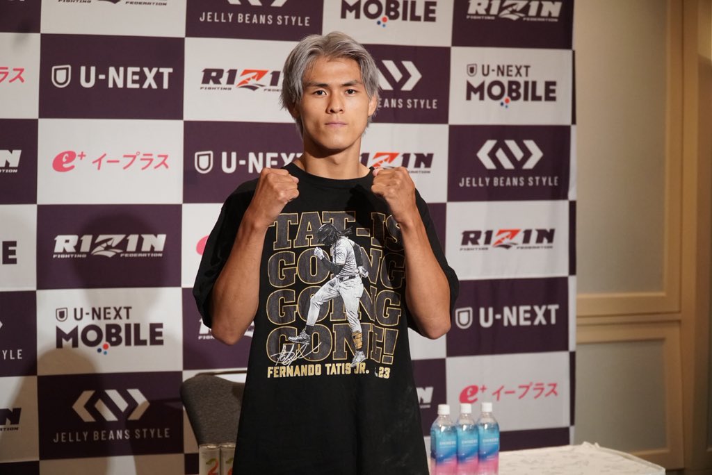 encount_fight's tweet photo. 🚨#RIZIN54🌉メディアデー🎙️
水野新太🇯🇵
💬「自分が格闘技の未来」

決戦2日前。DEEP暫定王者がついにRIZINデビューを飾ります。

🗣️「スター選手が出てこないと盛り上がらないと思っているんで。自分が格闘技の未来っていうのをしっかり自分自身で証明して、見ている人が今後にも期待してもらえるような試合にしたい」
#RIZIN #水野新太 @aratajo_jomma