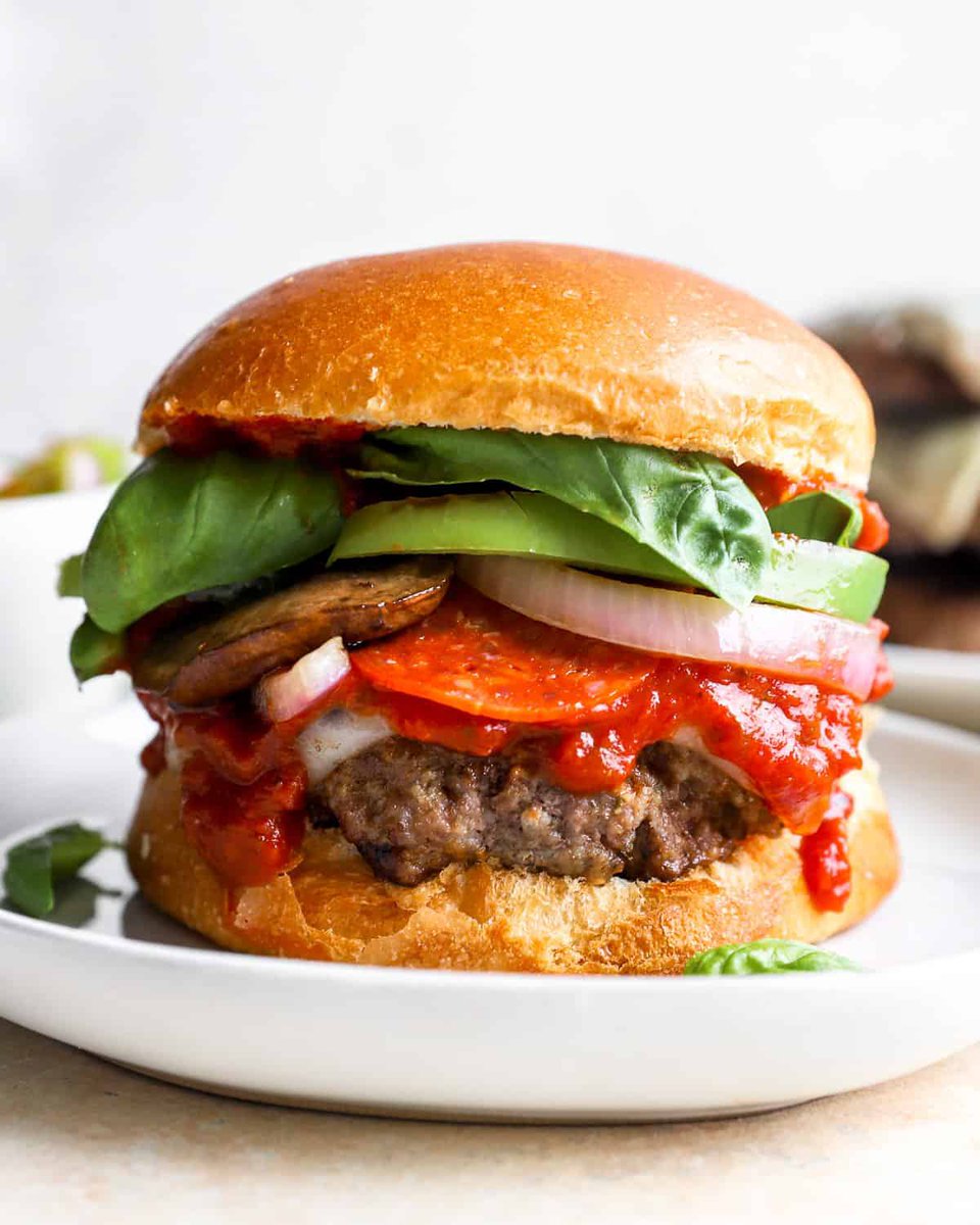VIsiavale's tweet photo. Sunday afternoon π
The real fight is simple:
π Pizza vs π Burger
Timeline decides π
#WeekendPoll #GlobalBuzz https://t.co/gwlBomkwsw