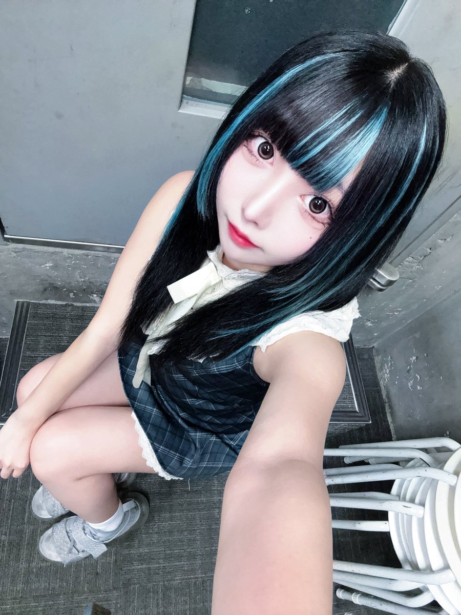 pipia_11's tweet photo. 新しい髪色どう？🩵 https://t.co/I7HpUm0Jnl