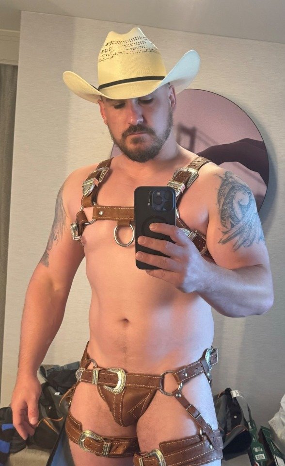 munichman2's tweet photo. Come on over 🤠🏇😈🔥🍆💪 https://t.co/UBDQskkH5w