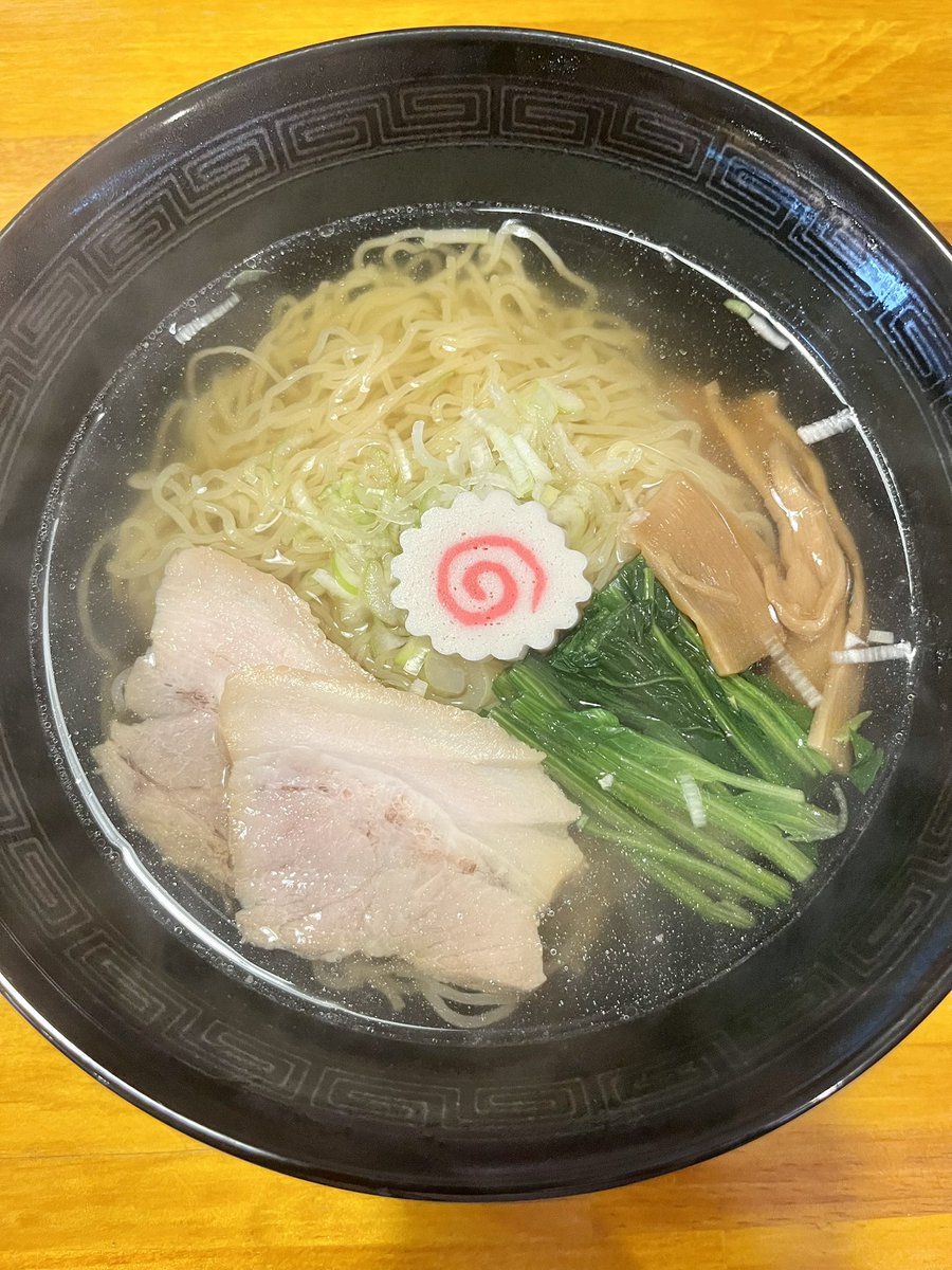 maaboomenman's tweet photo. 新潟市江南区東船場1-2-39の【麺や 提元 新潟総本山】の『醤油ラーメン(¥900税込)』♪チャーシュー/メンマ/法蓮草/鳴門/葱オンザ♪エビデンスなくイシューなく可なく不可なく何となく超美味イ♪亀田駅周辺の酔っ払イ達の胃袋を〆る一杯♪午前1:00マデ営業中らしイ♪ #新潟グルメ #新潟ラーメン #提元 https://t.co/3i9Ps3xwVR