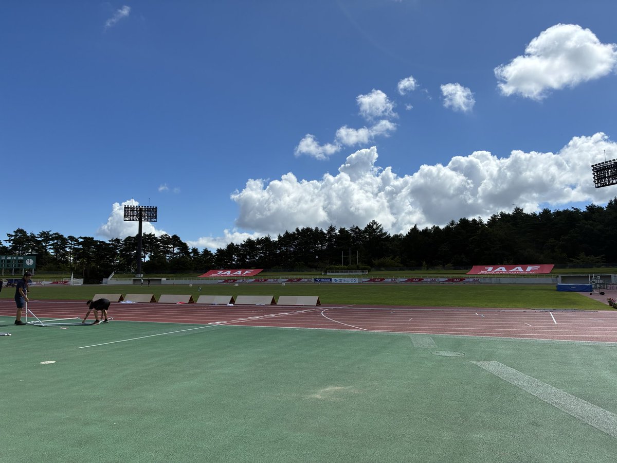 hirona36's tweet photo. 8/8 #富士山クライムラン 試走🗻

富士山駅から開始しスタート地点の北麓公園に立ち寄り🏃

時折休憩を入れつつスタート〜ゴールまでで2時間ちょっと⏰

本番では1:50切りを目指す必要があるのでもう少しプッシュしなければ⤴️

5号目ピストンで都合30K🏃‍♂️ロードよりキツかった…💦 https://t.co/kBczeYXfWO