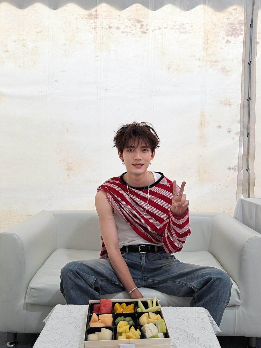 yenunvm's tweet photo. 260809 주익연 조수석 샤오홍슈

hello广州
注意防暑注意防晒注意安全
一会见！

#周翊然 #주익연 #ZhouYiran https://t.co/lpqZPiZ4I9