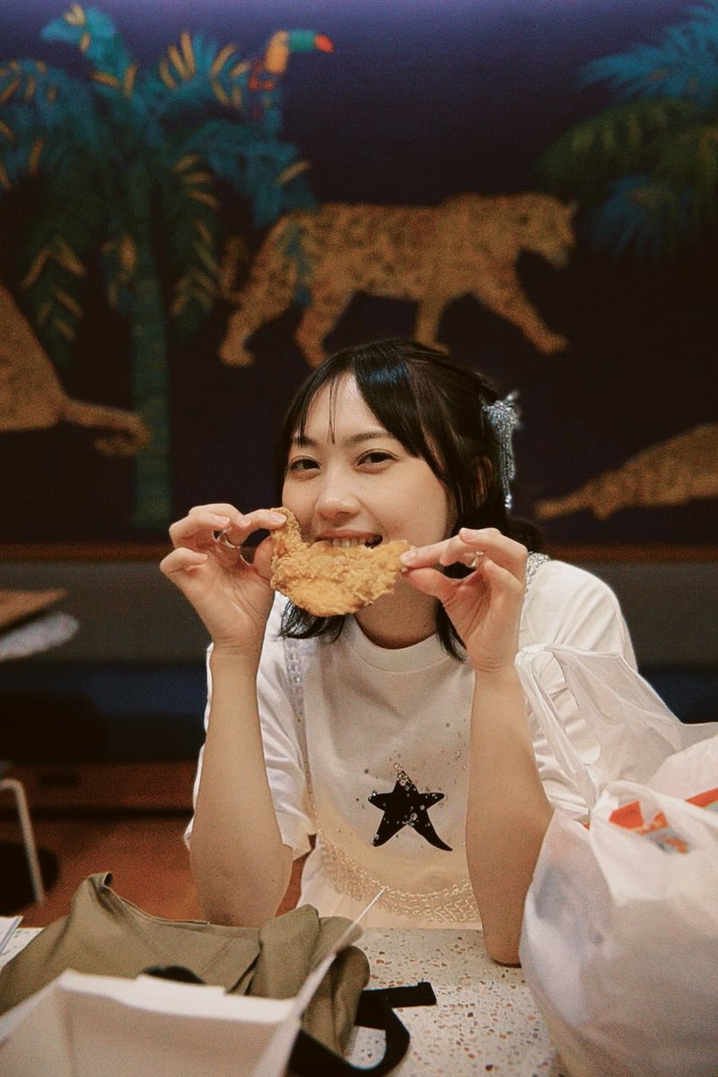 yuriaaa_peace's tweet photo. モスチキンうますぎ。 https://t.co/vVim2boGkp