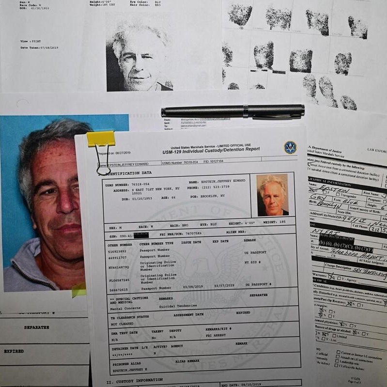 TribunePop23's tweet photo. 📂🇫🇷FLASH INFO - Après Paris, Saint-Tropez : le volet caché des réseaux Epstein en France.

Des mails de juillet 2014 le montrent en train d’organiser, avec un intermédiaire, l’acheminement de jeunes filles vers Saint-Tropez (Françaises, Suédoises, Russes, Slovaque, Chinoise) pendant que les recruteurs y opéraient tranquillement dans les hôtels de luxe.

Une victime, interrogée par Le Monde, décrit avoir fréquenté ces soirées dès l’âge de 15 ans. Elle décrit un système de recruteurs basés dans les hôtels tropéziens, présentés comme “sympathiques et charismatiques”, ciblant des jeunes filles aspirant à des carrières dans la mode, le cinéma ou la télévision.

Le 20 juillet 2026 au soir, Daniel Siad est retrouvé mort à son domicile de Colombes (92), quelques jours avant que Le Monde publie son enquête sur Saint-Tropez..

Et depuis 6 ans, silence radio sur ce volet. Combien d’autres “hunting grounds” en France n’ont toujours pas été documentés ?