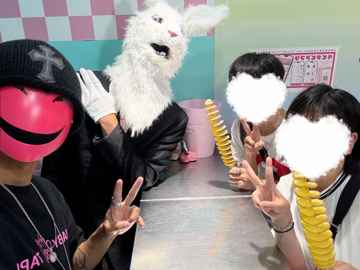 akatukiiso's tweet photo. 暑い中出勤お疲れ様でした( * . .)"
たくさんお話できて楽しかったし嬉しかったです🙌🏻
次会うのが12月のライ部になる可能性もあるけどまたどこかのタイミングで会えたらなと思ってます💭✨

@isomen_yellow @nakamura_black 
@isomen_pink @isomen_orangee https://t.co/gdsw37jcAb