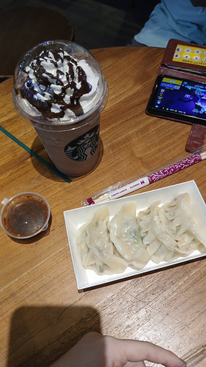 yoylebread's tweet photo. ENAK BANGET GUYS https://t.co/6BHpjuETNf