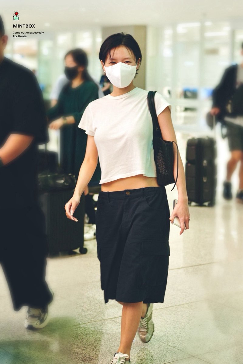 mintbox_0619's tweet photo. 260809 MNL➡️ICN

#마마무 #화사 #Hwasa 

wet hair 임 아무튼 그러함 https://t.co/sx5sxpRFOD