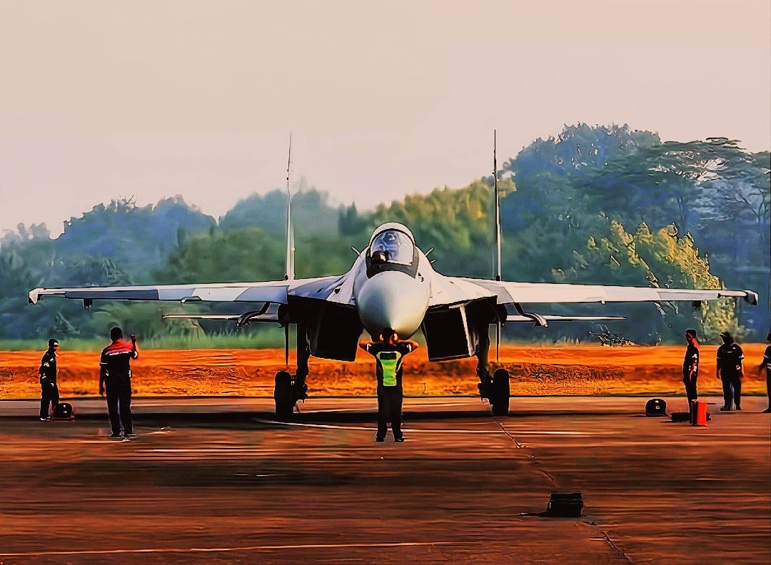 Fagin1710's tweet photo. Su-27SKM pake camo baru🔥. https://t.co/6ItQENuUIM