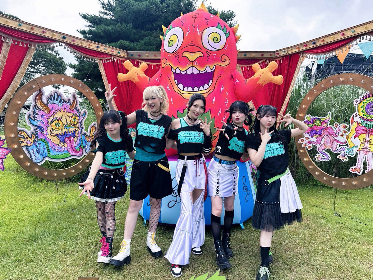risa_tsumugi's tweet photo. #LuckyFes アツすぎ！最高すぎ感謝すぎ！

よくもまあこの炎天下の中
あんなに暴れて声が出るものだよ、、🥶

私たち以上にラキフェス体力おばけ！！
これぞホントの灼熱Bonfire!🔥🔥 #RAS https://t.co/oXobbR1Kpl
