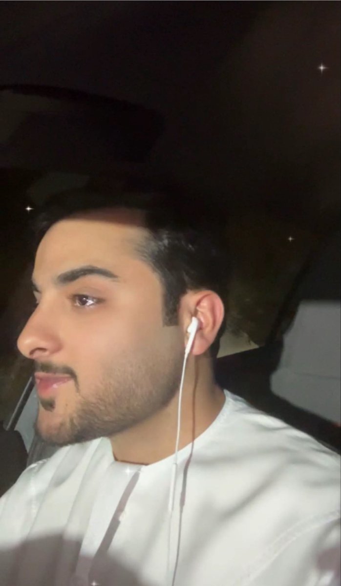 HamdanAlthaqfi's tweet photo. كم بحر ترهب غبته بس عمتــــــــــــه خطير بس أحب الدروب الخطــــــــــــيرة
كم واحد لو ما حشمني حشمتــــــه ما هو على شانه على شــــــان غــيره https://t.co/zWpOG1t8ee