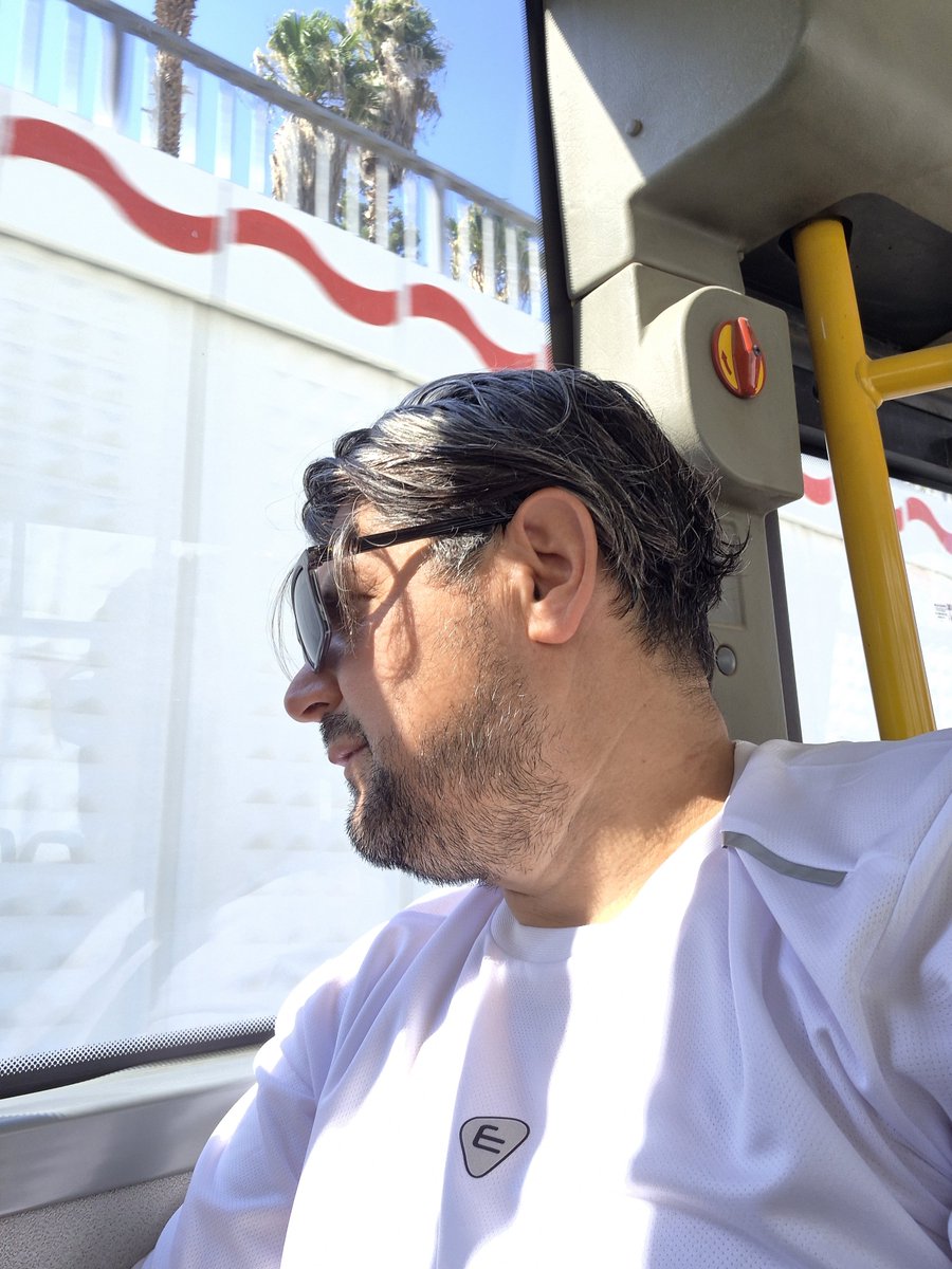 orhankulek's tweet photo. Ben 43 yıllık Profesyonel Fakirim
Zengin olmak gibi bir hayalim yok https://t.co/JxKIIRaMpG
