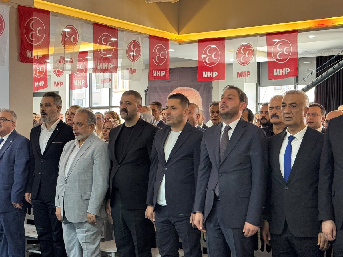 ulkuocak38's tweet photo. MHP Kayseri İl Başkanımız Enes Ertuğrul Kalın Beyefendi ve Ülkü Ocakları İl Başkanımız Halit Yağmur Beyefendi, Ülkü Ocakları Talas İlçe Başkanımız Barış Durmuş Beyefendi bugün gerçekleşen Milliyetçi Hareket Partisi Talas İlçe Başkanlığı İlçe Kongresi’ne katılım sağladılar. https://t.co/qr93PTfIDg