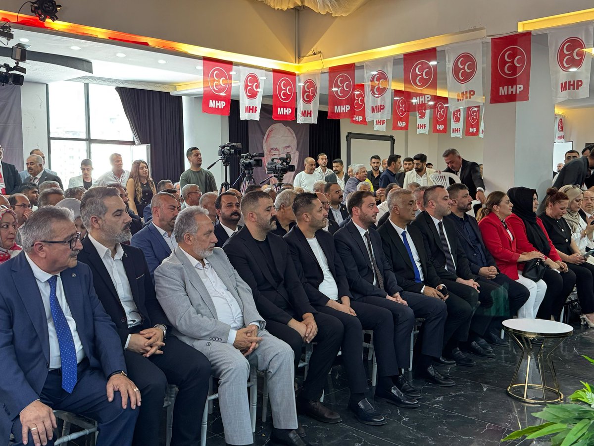 ulkuocak38's tweet photo. MHP Kayseri İl Başkanımız Enes Ertuğrul Kalın Beyefendi ve Ülkü Ocakları İl Başkanımız Halit Yağmur Beyefendi, Ülkü Ocakları Talas İlçe Başkanımız Barış Durmuş Beyefendi bugün gerçekleşen Milliyetçi Hareket Partisi Talas İlçe Başkanlığı İlçe Kongresi’ne katılım sağladılar. https://t.co/qr93PTfIDg