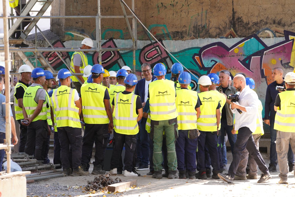 sns_srbija's tweet photo. Пре��седник Вучић @avucic изјавио је да ће Стари железнички мост у Београду, након пренамене у пешачки, бити најмодернија атракција престонице Србије и додао да ће мост бити завршен до Експа, односно априла 2027. године.
https://t.co/zridw3MWQM https://t.co/kdMd1ULRUT