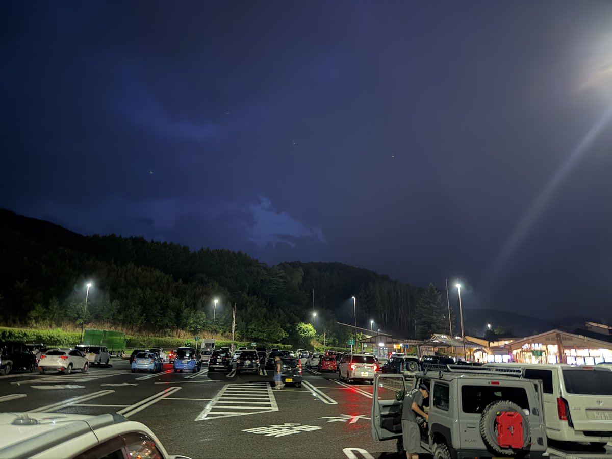 JI1IZS's tweet photo. #SWK
#パーキング族
#SAPAOTA
#君の名はSA
🍚
雨降ってきてるのに、右車線詰まってるからって強引に前カットされて、イン抜きされた、レクサスのセダンに
本当こういうの多いな https://t.co/2LtY8xJavN