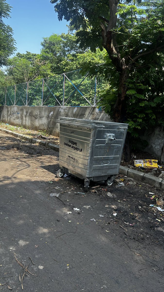 Raniravidmk's tweet photo. Before After
Location: 21st P Block Anna Nagar
@chennaicorp @arivalayam @mkstalin @KanimozhiDMK @Dayanidhi_Maran @nchitrarasu @DMKITwing @DMKWomensWing @Karthikmohandmk #annanagar #dmk https://t.co/DKXQy3VMlJ