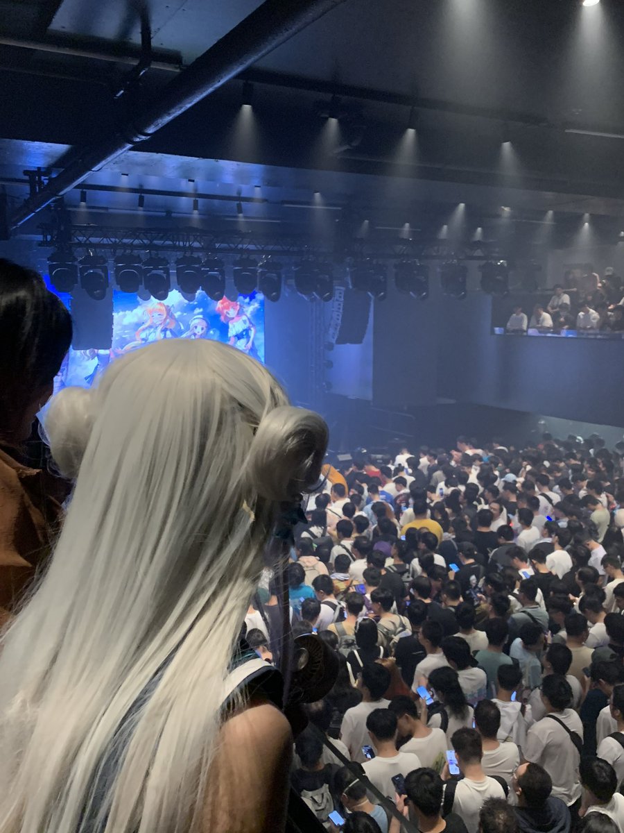 Sisizuru44's tweet photo. cos朱比华去见朱比华cv了!
keylive是极好的٩(•̤̀ᵕ•̤́๑)
跟lia和aoi酱是第二次见面啦
#KEY #keylive https://t.co/tHYt9boueM