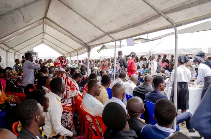 GuynnardKabamba's tweet photo. @GaborienM continue de faire ce qu’il avait annoncé
La femme est une actrice centrale du développement de la société.
Ce 8 août 2026, la Fondation Gaborian Mboma (FOGM) a organisé, au centre « Archange » à Kimbanseke/Maviokele, une cérémonie de collation en faveur des éducatrices https://t.co/2t2HtJClHk