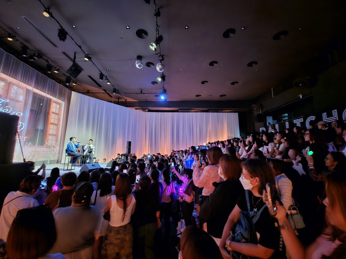 Palit_Mydestiny's tweet photo. นุชเยอะมากๆ
#Peck_IGYFanmeet
#PeckPaLitChoke #เป๊กผลิตโชค https://t.co/pxuhsNQYtL