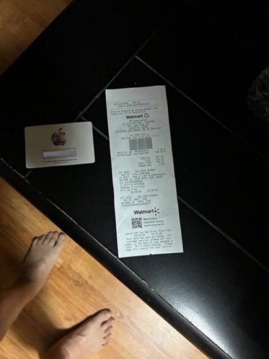 AazranFallion's tweet photo. Do you accept gift card https://t.co/kTdXlbRUyS