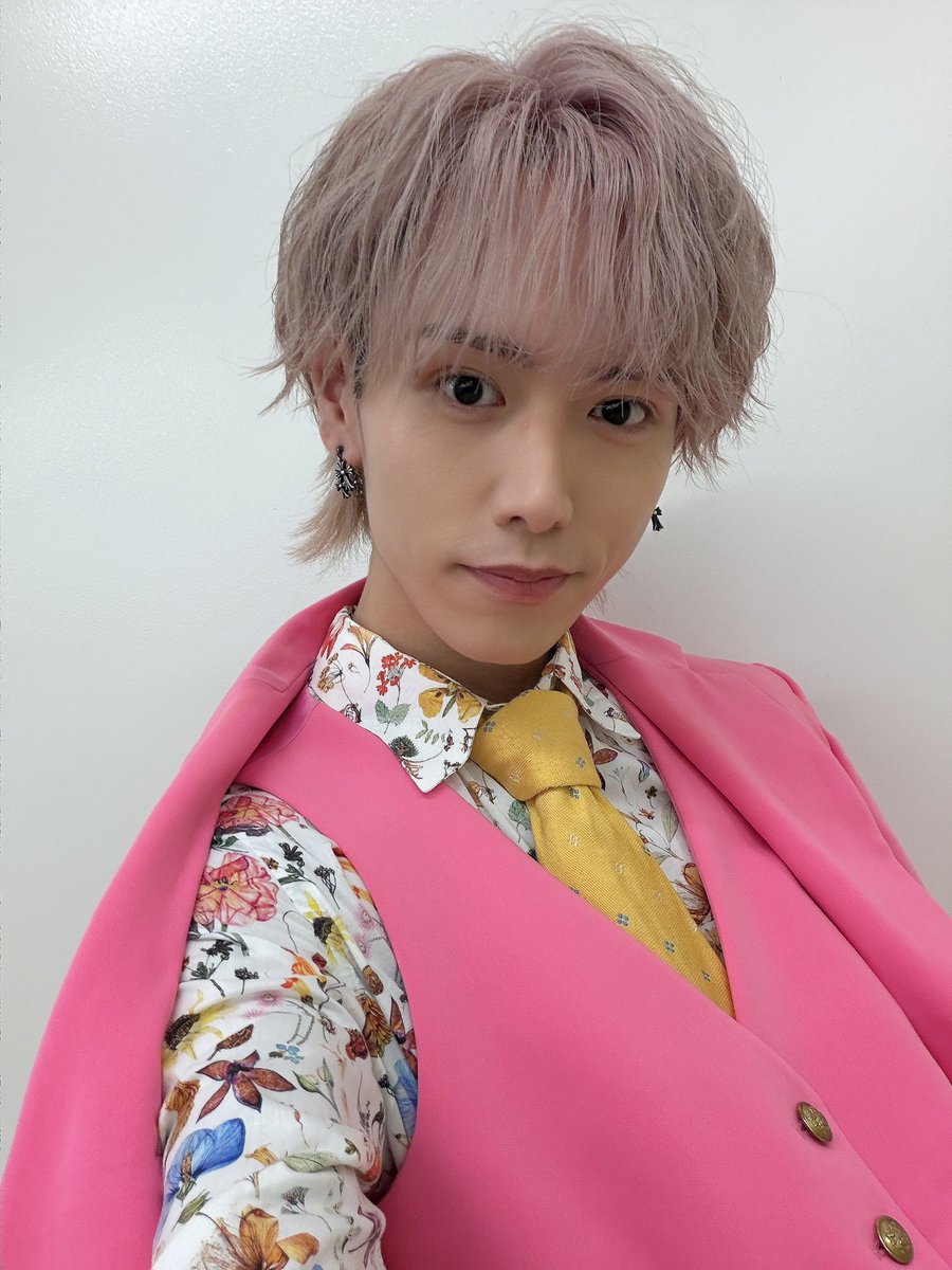 RYOTA_CCC_K's tweet photo. リリイベ3日目、セブンパーク天美👼🏾
ありがとございやした⚠️🖖🏾
ステージがめちゃ映える大好き会場🕺🏾
また帰ってこれて幸やった🥳
空間の雰囲気も大阪を感じれてめちゃ楽しかったでし👏🏾
好きやねん大阪🐙
また帰ってくるぜ〜🫡
来てくれたみんなありがと😘

次のライブは18日😭

⬇️どっちがすきー？📸 https://t.co/Ps86DWlz4Y