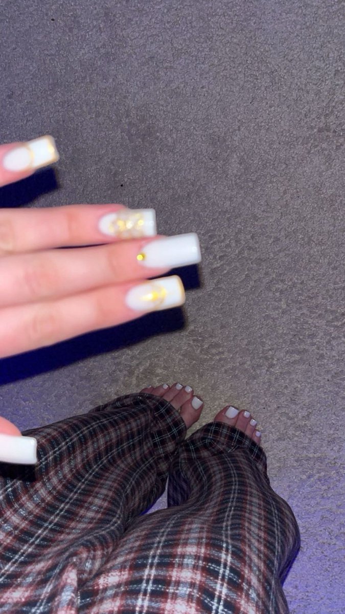 nebitnnaa's tweet photo. Eine Melkung würde meiner mentalen Gesundheit jetzt aufjedenfall gut tun😙💋

#zahlsklave #findom #paypig #geldherrin #herrin #tribut #findomqueen https://t.co/hlzz4rEHUG