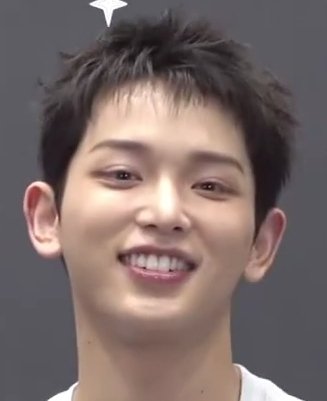 nct0010346432's tweet photo. @vla_darkshadow How about looking at video screenshots instead of an edited picture? https://t.co/LI4urbJzVb