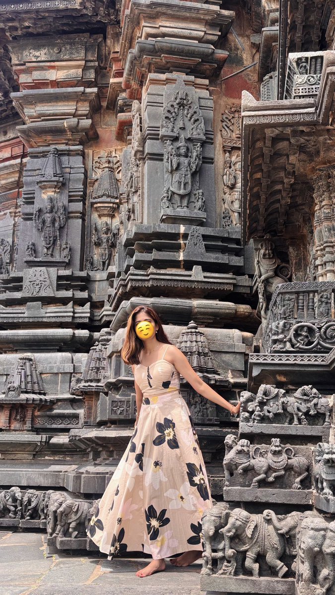 Sushhii25's tweet photo. No words can describe the beauty of this place🙇‍♀️ https://t.co/P9SZskN551