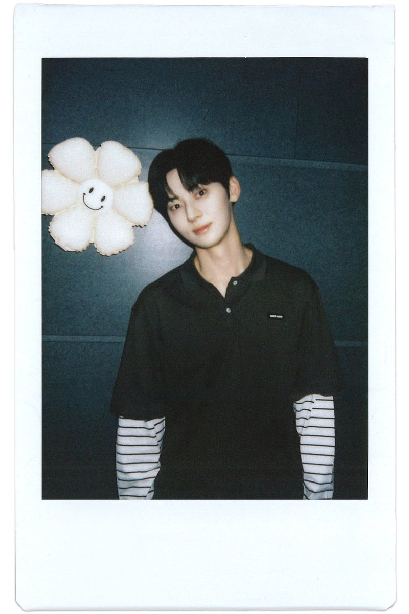MINHYUN_PLEDIS's tweet photo. [#Moment_H] 📸
황도들의 축하로 더 특별하고 행복했던 황도 대장 생일🎉
오늘도 함께해 줘서 고마워요🍑🧡

#황민현 #HWANGMINHYUN https://t.co/LLhcpTdXi7