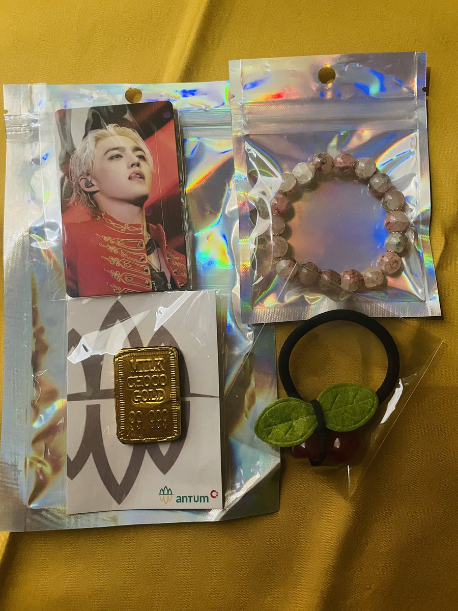 coups_chanlove's tweet photo. Seruuu sekali,,,makasiihh untuk evennya 🥰🥰@konserankuyid ,makasihh juga untuk bingkisannya🥰🥰 @Phannie1527 @hellosurpretzel, https://t.co/bcskaiJfU4