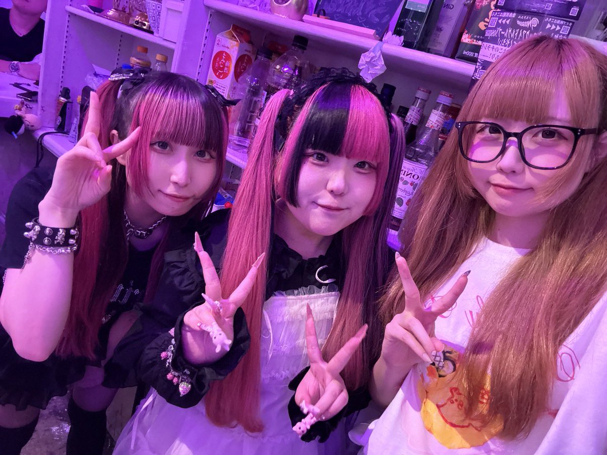 pryuneru's tweet photo. ぷりゅねるオープン🌟

🗓8/9(日)
私服営業‼️

꒰ঌ˙˚早番˚˙໒꒱
🕖19:00-22:00

りぼん@purimo_ribon 
蘭世@purimo_ranze 
らりるれりるてゃん@purimo_riru 

ご帰宅お待ちしてます☁️🫧

 #広島コンカフェ https://t.co/1uI4aHoCrY