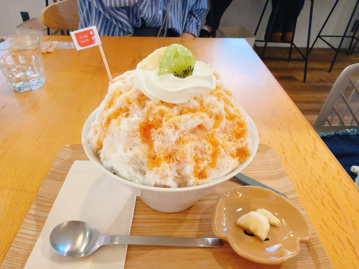 ppb_saya's tweet photo. 美味しいかき氷と美味しいコーヒーとかわいい犬 https://t.co/WpQyx1Wkln