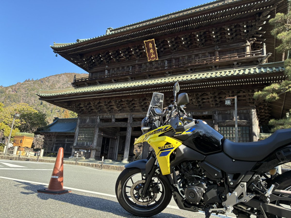 Tomo_v_0807's tweet photo. 我が愛車の紹介✨
2025年10月に必死でバイトして納車したV-strom250です。
ちょこちょこカスタムしながら自由気ままに乗り回してます。 https://t.co/zd1zTcv09H