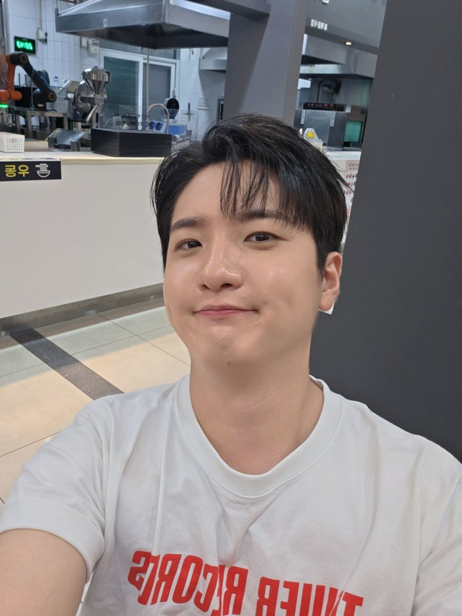 ddolight's tweet photo. 제일차카니..말랑이 https://t.co/xbYhL6EOoD