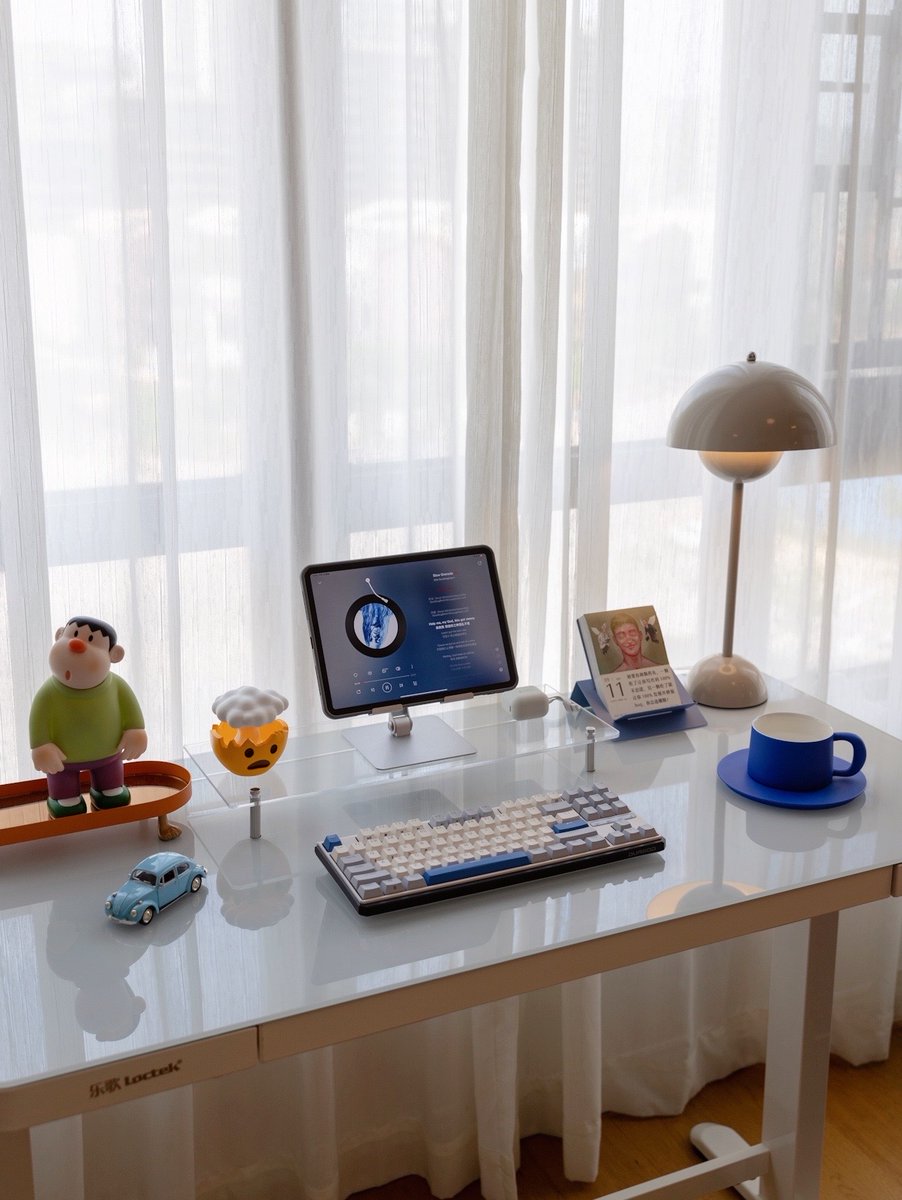 hottbabe15's tweet photo. My clean, sunlit desk = my favorite productivity spot  Dual monitors, a potted succulent, and a mismatched mug make work feel way less boring. Small, cozy setups hit different! https://t.co/Et8heEvpgx