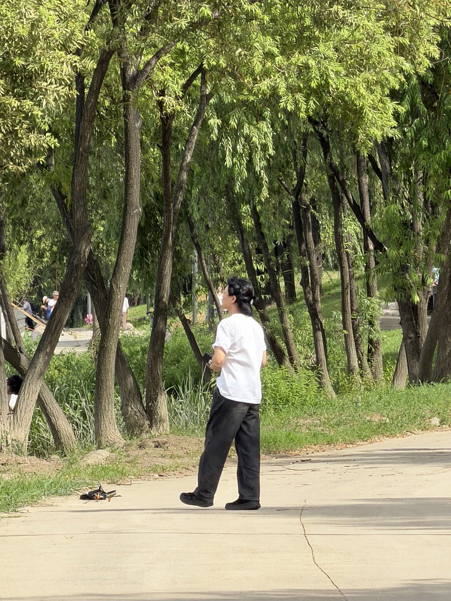 DS1TXY's tweet photo. 오늘 루어 낚시 하는 학생들이 정말 많이 왔더군요. / 출사 나온 사람들도 많았습니다 #한강 #hanriver #낚시
#Fishing #DorimStream #korea #summer #korean
#ricoh #ricohgr3 #40mm #출사
#streetphotography #streetphoto #streetphotographer
#koreatravel #visitkorea #StreetsofKorea
#candidphotography #candidshot #streetportrait
#blackandwhite #bnwphotography #monochrome
#urbanlife #streetlife #timeless