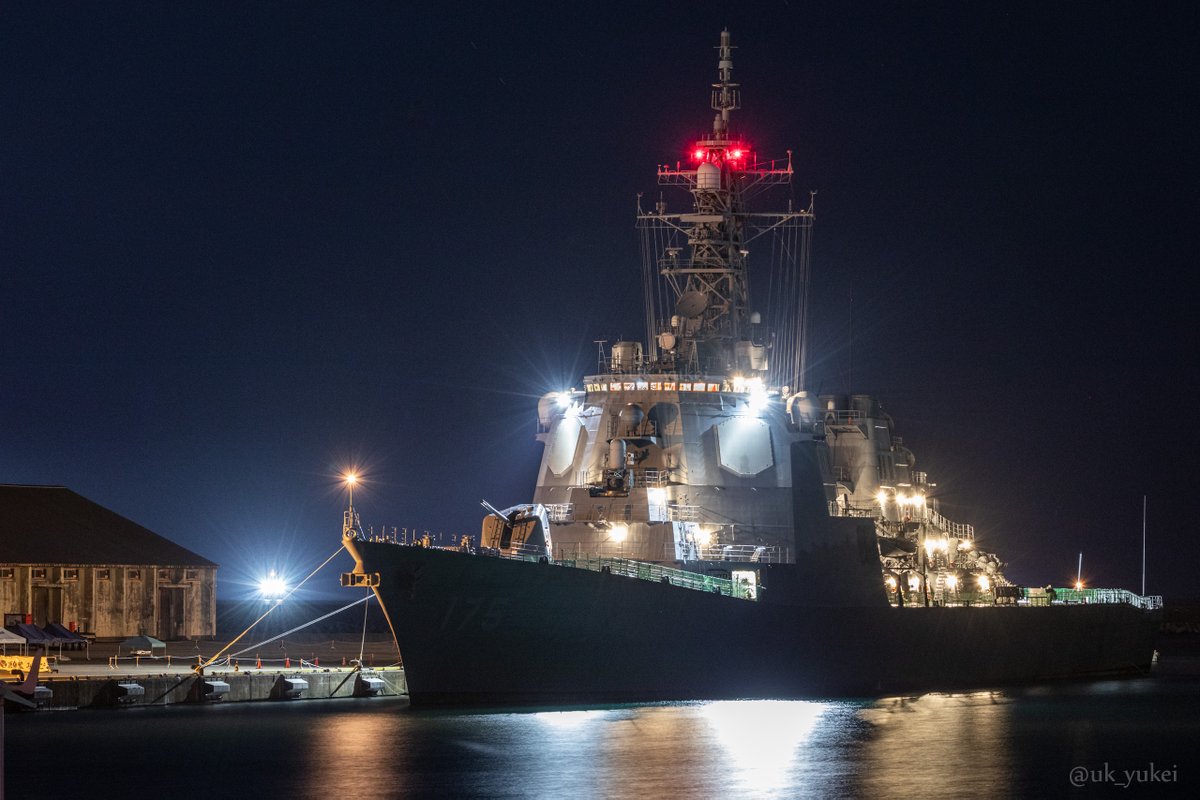 UK_yukei's tweet photo. 直江津港の護衛艦みょうこう

明日出港とのことで、上越最後の夜です✨️
＃海上自衛隊 https://t.co/1saGuXPgCx