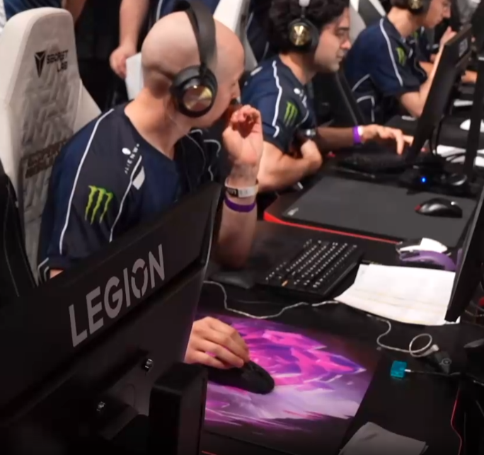 cs2imulator's tweet photo. EliGe has 3 mouse he keeps changing :D 👀

#ewc #liquid #cs2 https://t.co/l2atUs5BUf