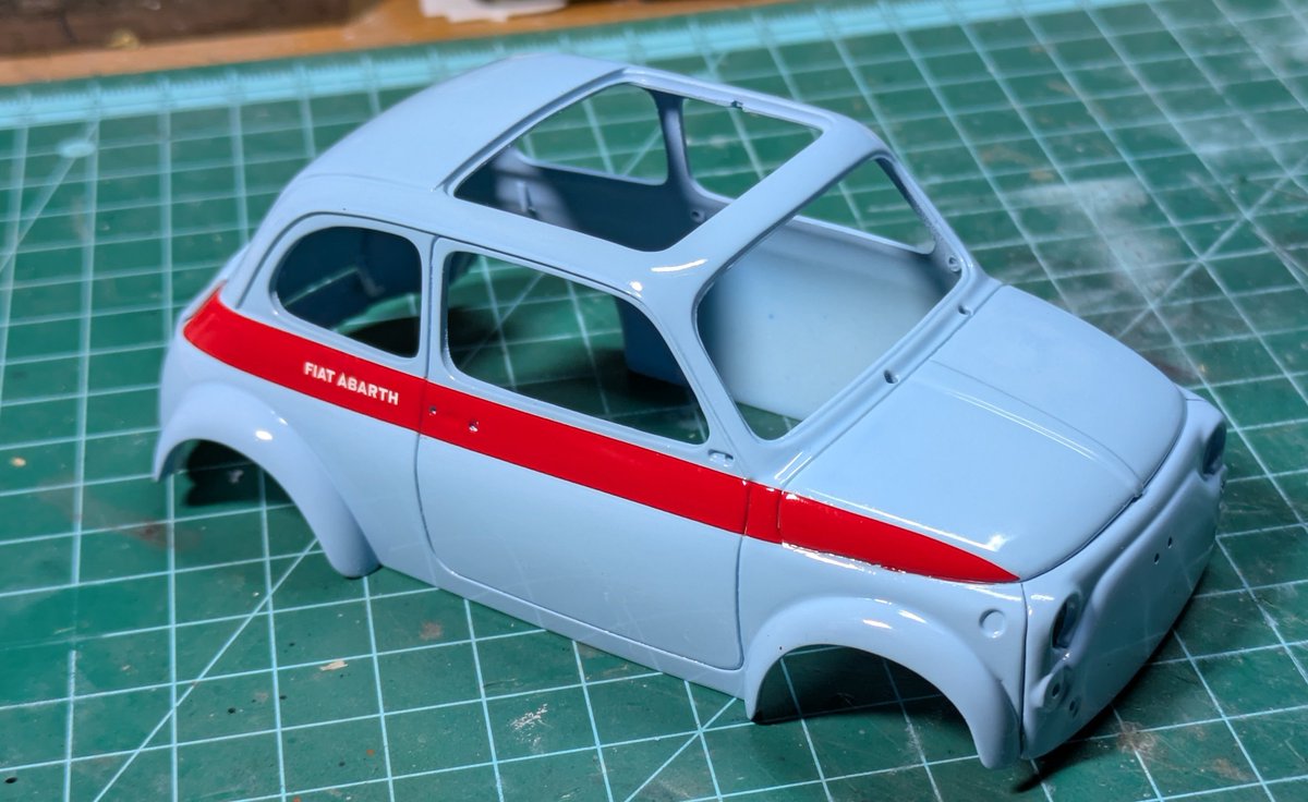 toroturbo's tweet photo. 695のボディにクリアを吹きました。シャーシも製作を進めてだいぶ形になって来ました。500と595はボディの研出し中です。お盆休みには1台だけでも完成させたいですね。
#FIAT
#ABARTH https://t.co/jykgq04hdL