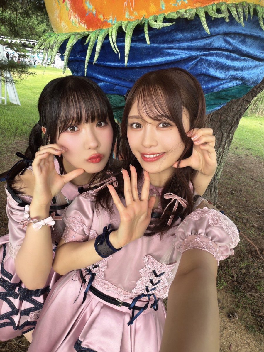 AyaEmori_BOX's tweet photo. #LuckyFes
鬼塚姉妹の地元、茨城での初ライブ🪩
参加してくださった皆様ありがとうございました！🏖☀️✨✨✨

夏美のセンター曲沢山で…！
茨城の地でこんなに披露できる機会がいただけてとても嬉しいです!!ありがとうございます!!😖✨✨

皆さんと沢山盛り上がることができて凄く楽しい時間になりました！
皆さんは楽しかったですか？😳😳

わたしは汗が1曲目で目に入ってしまってイテテテテって途中なっちゃった！笑
ご来場いただいた方も沢山汗かいて太陽を浴びたと思うので水分塩分ご飯をしっかり取って休んでくださいね😌

#lovelive #Liella!
鬼塚夏美役 絵森彩🩷