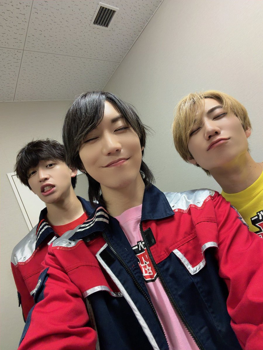 katsu__0110's tweet photo. 本日は『イオンタウンユーカリが丘』
ご来場ありがとうございました🦸‍♂️

今日もみんなと一緒にステージを作れて楽しかった〜✨

ヒーローアイドル試験では『愛』か『勇気』かで勇気が選ばれたね！

みんなのリアクションが毎回嬉しいよ👍
声援も沢山ありがとう💖 https://t.co/mZ9jSTfpxe