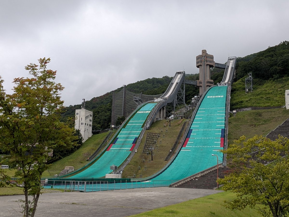 shimasaaaa's tweet photo. 白馬のジャンプ台。
凄い！よく飛べるなぁ💦 https://t.co/JUwJ9yOfjc