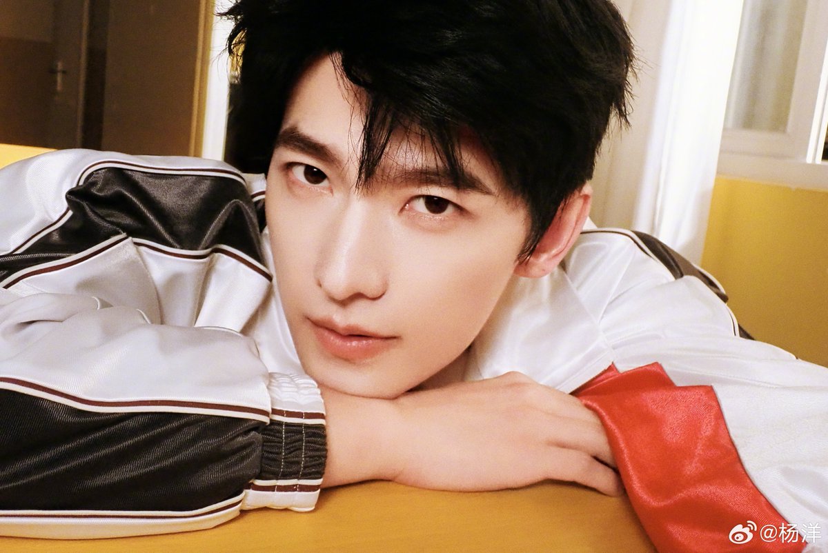 yangyang_tweets's tweet photo. 【260809】#YangYang updates weibo for 9th of the month

🎒📕 🤓🪄 ​​​

#杨洋 #YangYang杨洋 #หยางหยาง https://t.co/taOorcoIzW